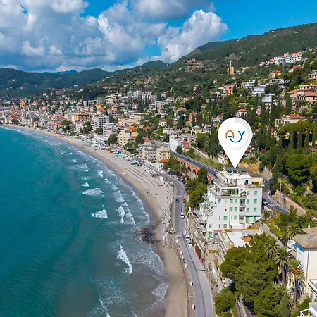 Apartment Attico Giancardi - Beachfront Sea-view Terrace Alassio