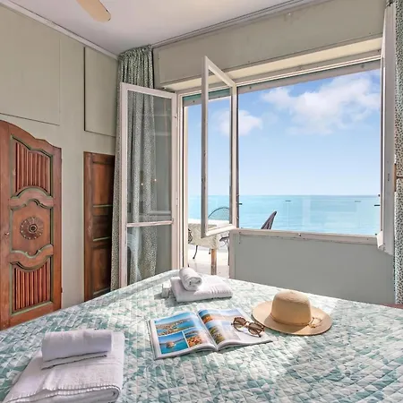 Attico Giancardi - Beachfront Sea-view Terrace Apartment