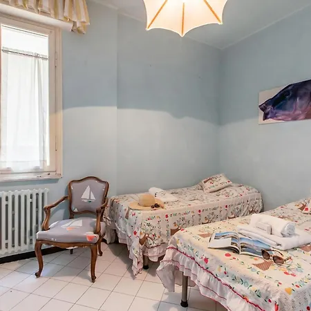 Attico Giancardi - Beachfront Sea-view Terrace Apartment Alassio